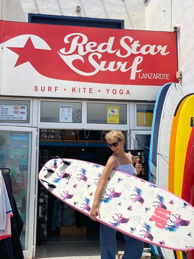 Red Star Surf & Yoga Camp Lanzarote Pansiyon Famara Dış mekan fotoğraf