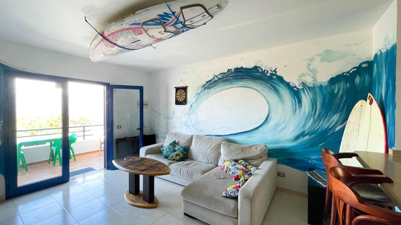 Red Star Surf & Yoga Camp Lanzarote Pansiyon Famara Dış mekan fotoğraf