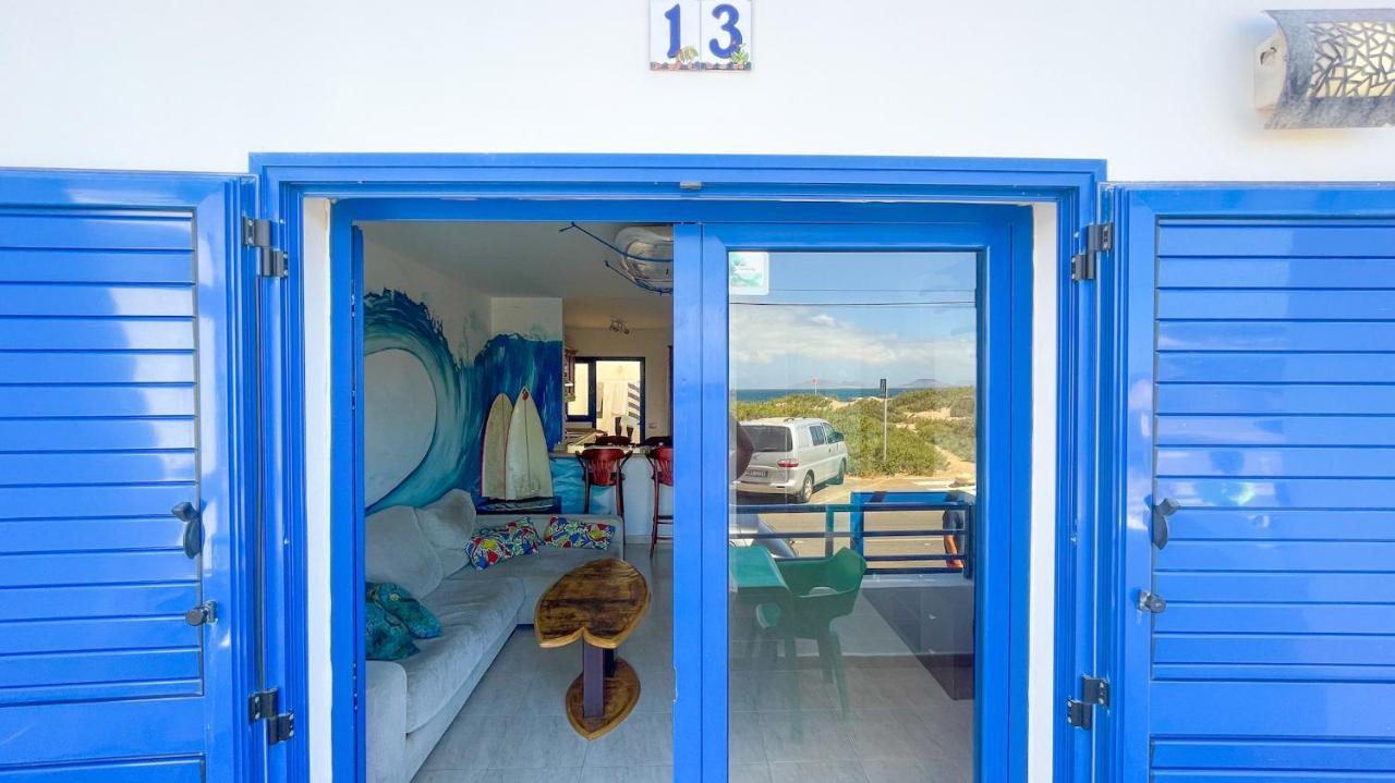 Red Star Surf & Yoga Camp Lanzarote Pansiyon Famara Dış mekan fotoğraf