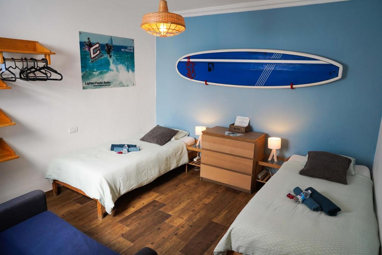 Red Star Surf & Yoga Camp Lanzarote Pansiyon Famara Dış mekan fotoğraf