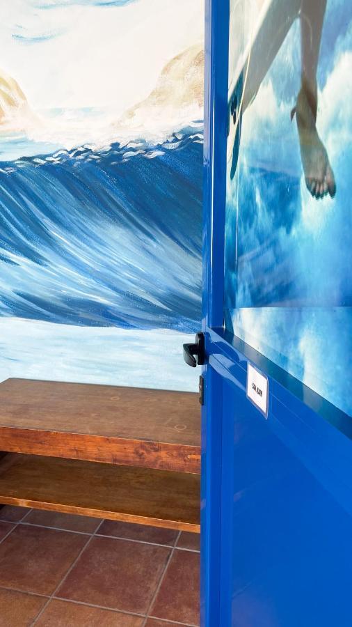 Red Star Surf & Yoga Camp Lanzarote Pansiyon Famara Dış mekan fotoğraf