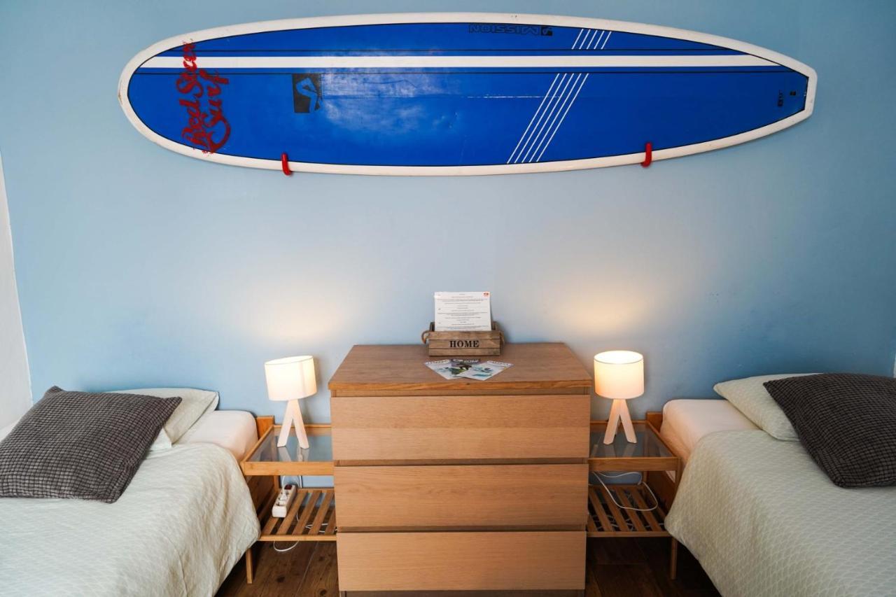Red Star Surf & Yoga Camp Lanzarote Pansiyon Famara Dış mekan fotoğraf